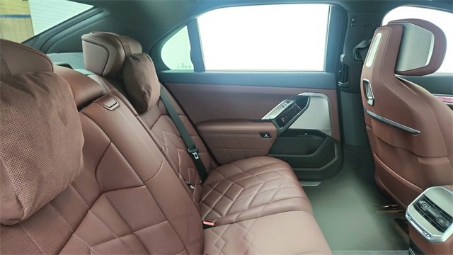 Used 2025 BMW i7 eDrive50 image 26