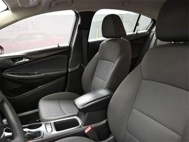 Used 2018 Chevrolet Cruze LT image 9