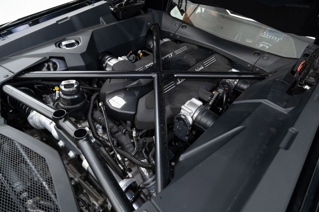 Used 2017 Lamborghini Aventador LP 700-4 image 34