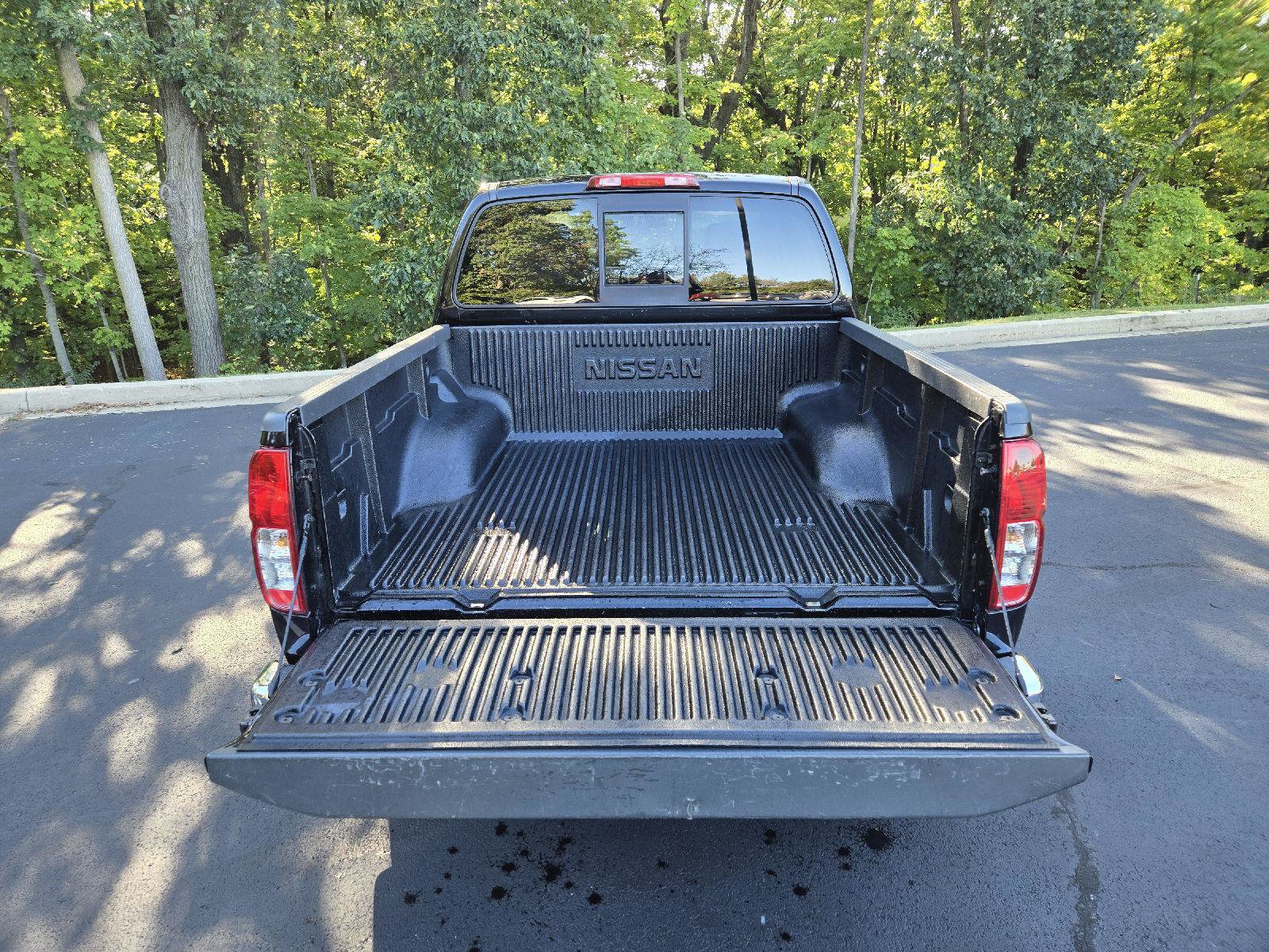 Used 2018 Nissan Frontier SV AWD/4WD image 9