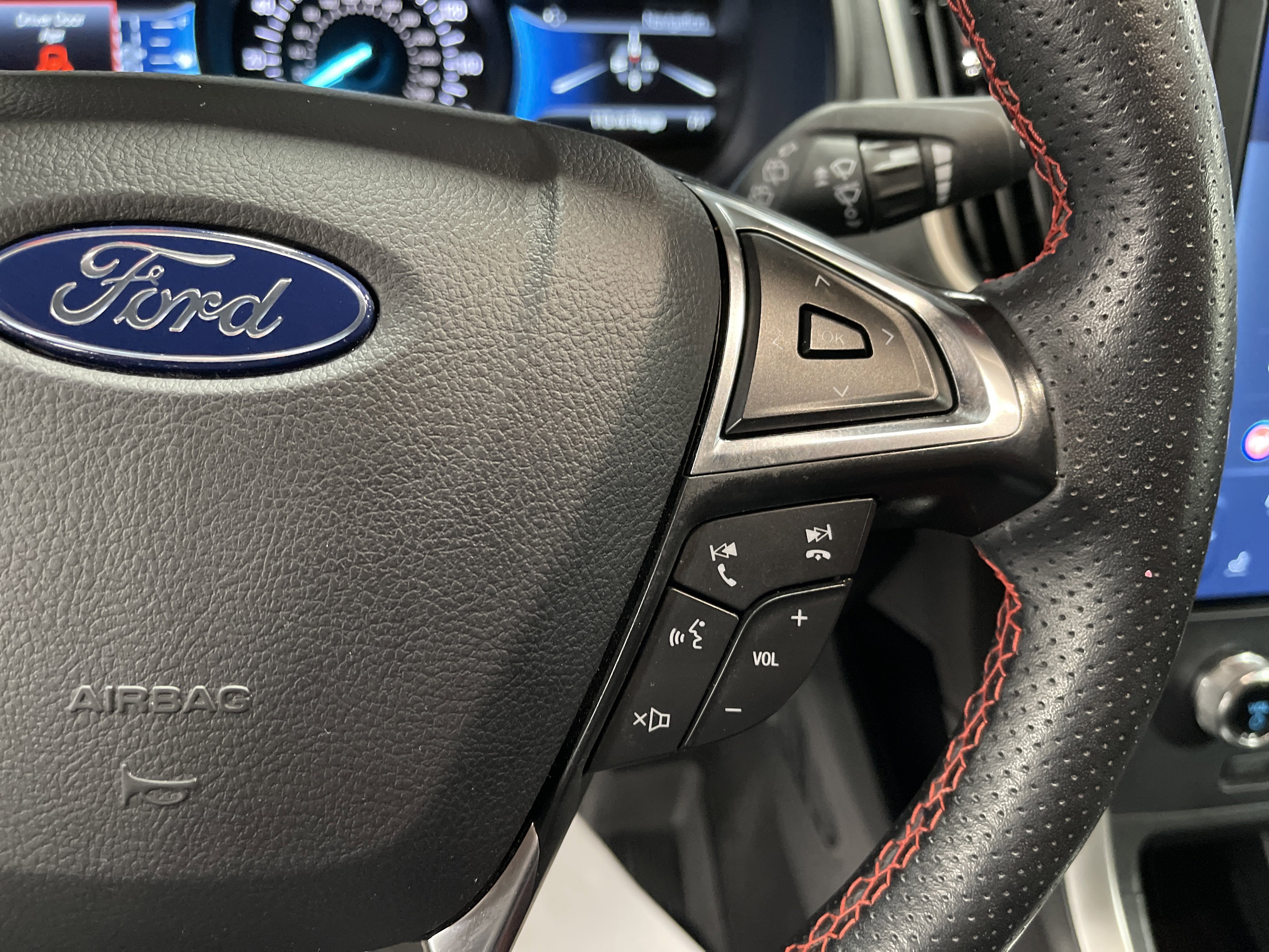 Used 2024 Ford Edge ST-Line image 19