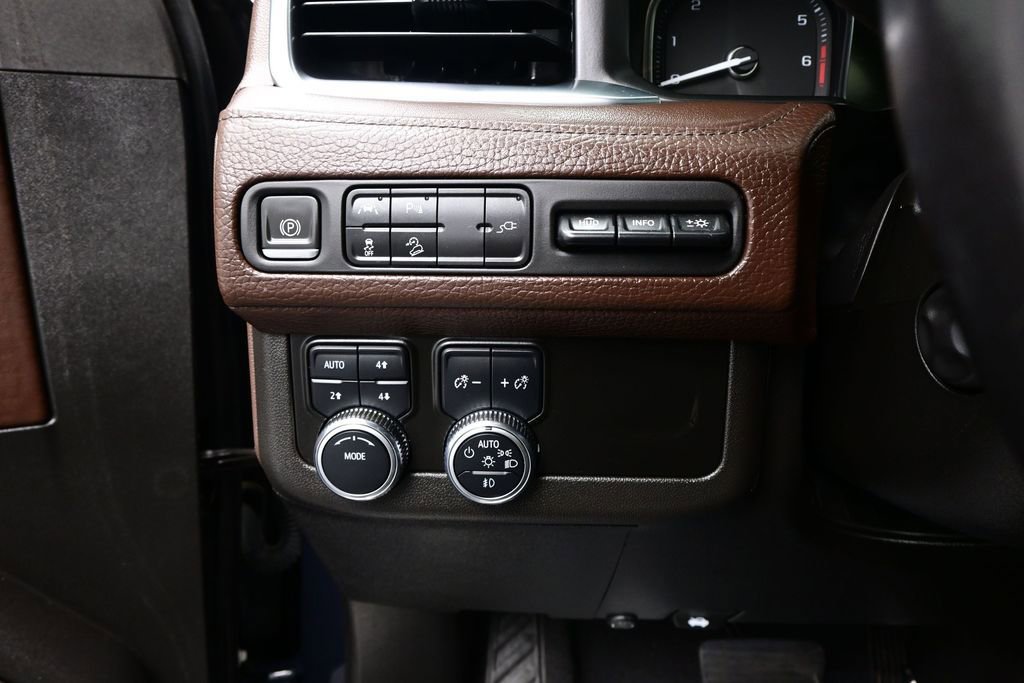 Used 2021 GMC Yukon Denali AWD/4WD image 16