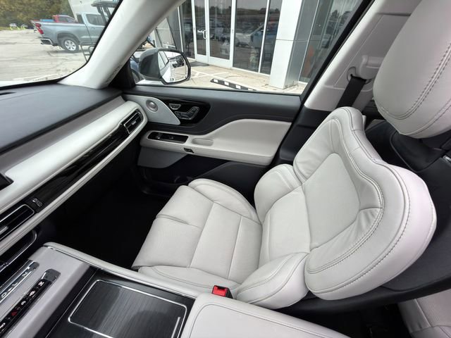Used 2025 Lincoln Aviator Reserve w/ Equipment Group 201A image 27