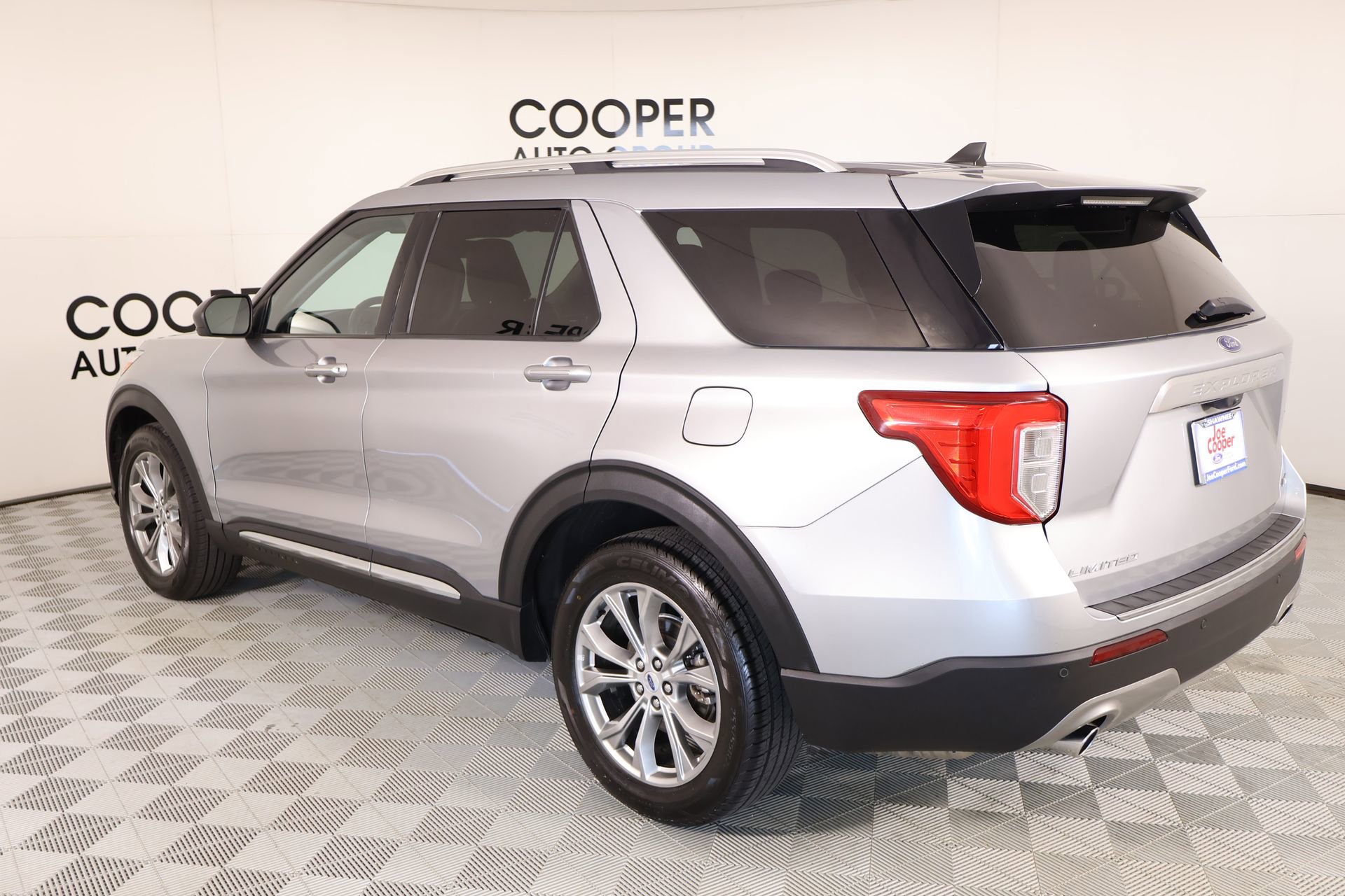 Used 2023 Ford Explorer Limited image 24