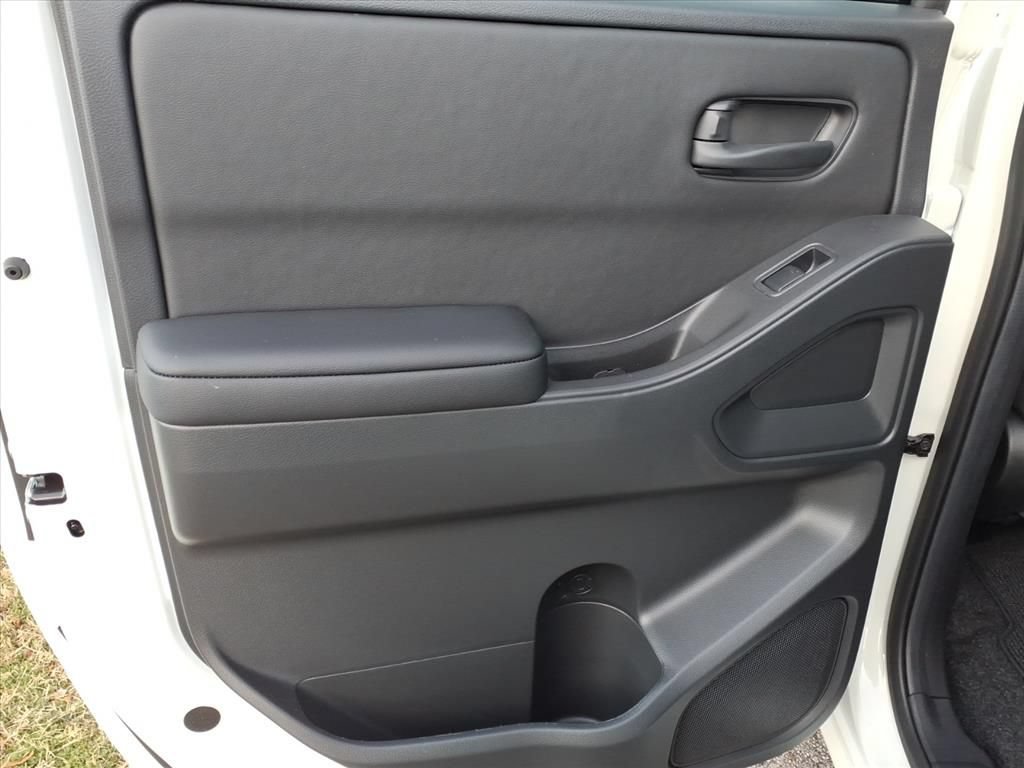 New 2026 Nissan Frontier SV w/ SV Convenience Package RWD image 9