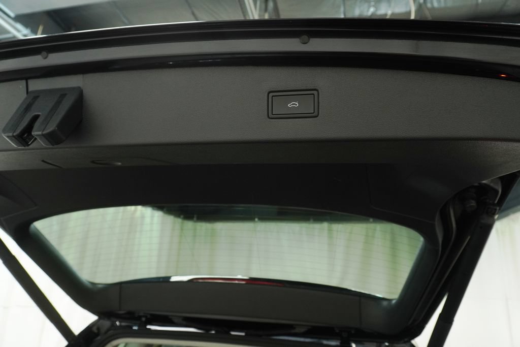 Certified 2024 Volkswagen Tiguan SE AWD/4WD image 6