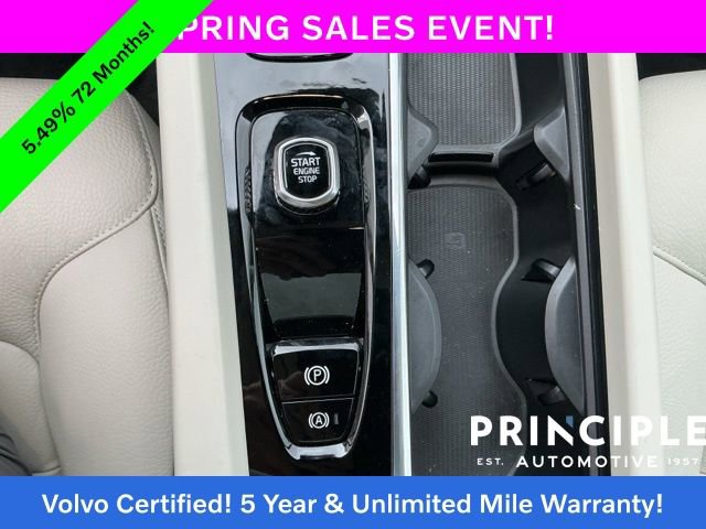 Certified 2025 Volvo XC60 B5 Core image 21