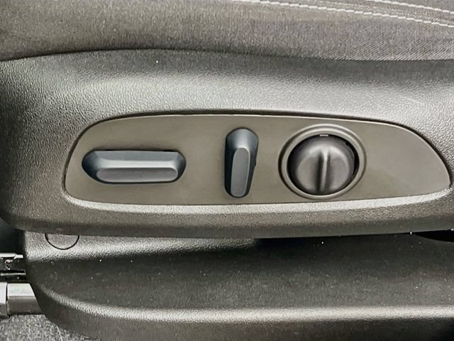Used 2022 GMC Terrain SLE w/ Driver Convenience Package FWD image 11