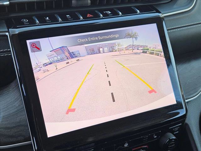 Used 2023 Jeep Grand Cherokee Limited image 17