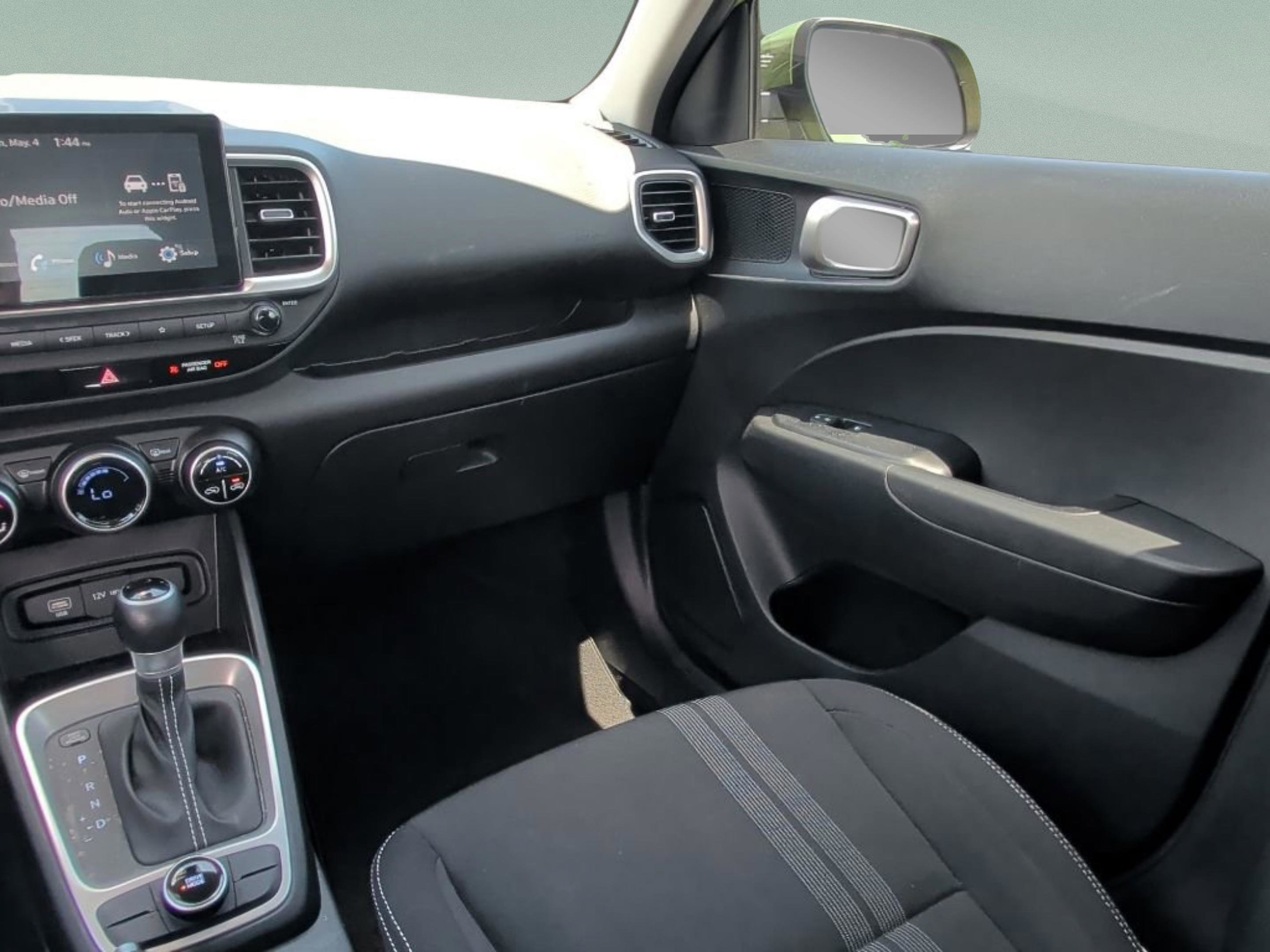 Used 2024 Hyundai Venue SEL FWD image 31