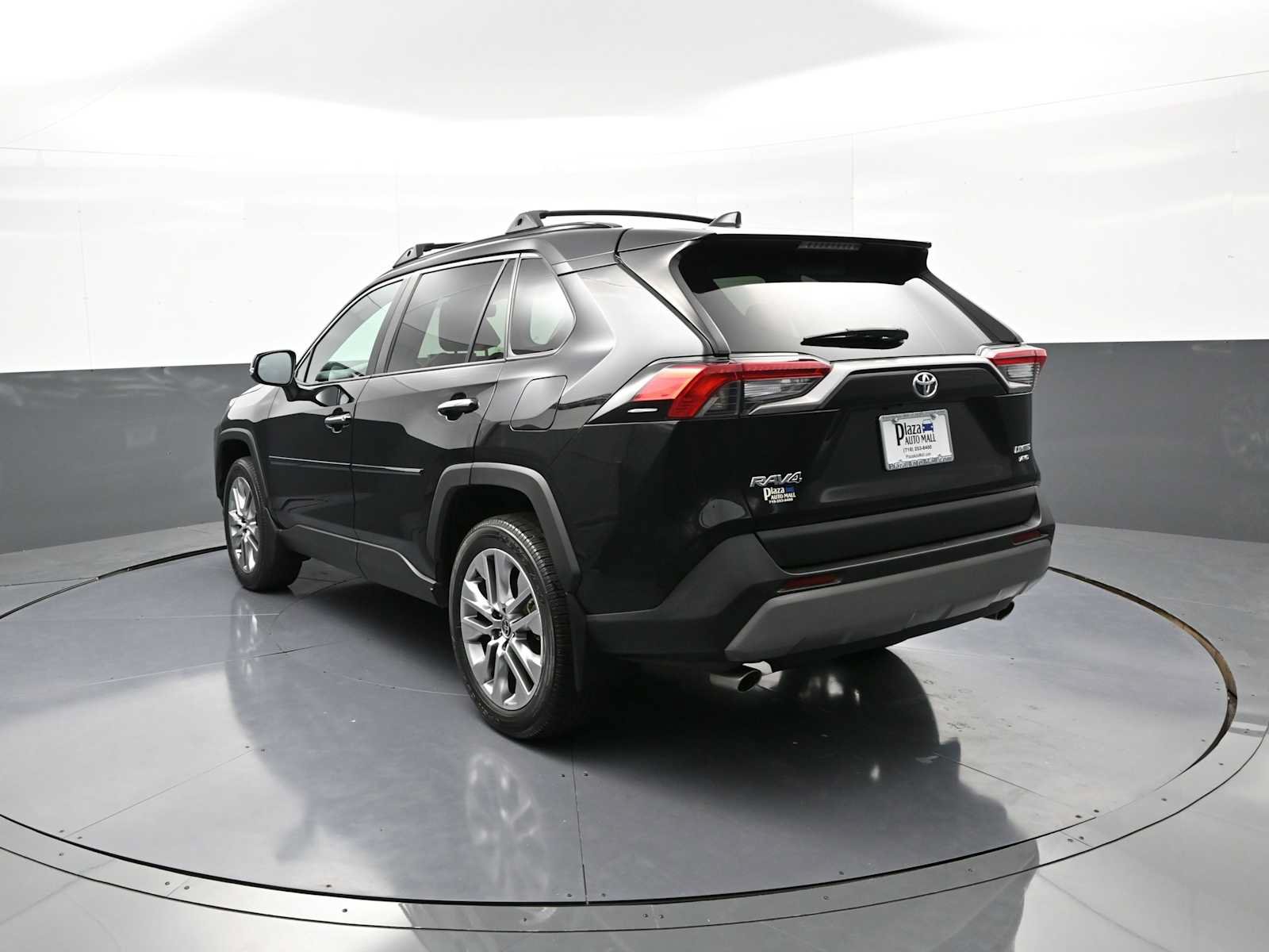 Used 2022 Toyota RAV4 Limited AWD/4WD image 8