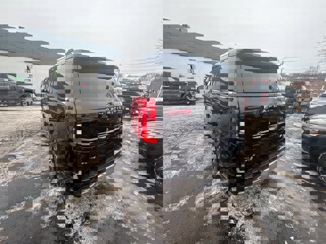 Used 2025 Ford Expedition Max Platinum image 5