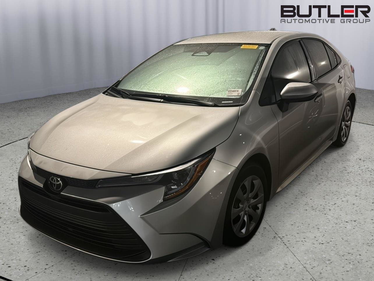 Used 2025 Toyota Corolla LE w/ Convenience Package FWD image 2