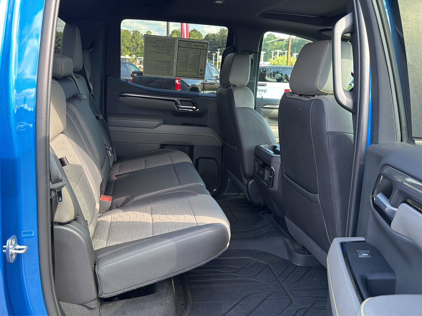 Used 2022 Chevrolet Silverado 1500 ZR2 w/ Technology Package AWD/4WD image 13