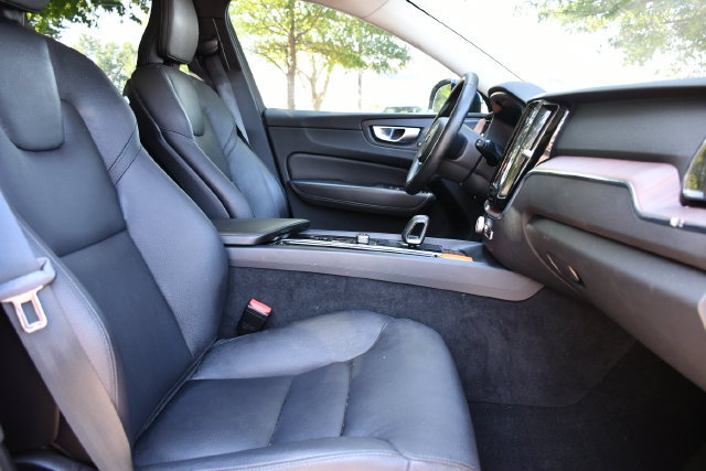 Certified 2024 Volvo XC60 B5 Plus w/ Protection Package Premier AWD/4WD image 23