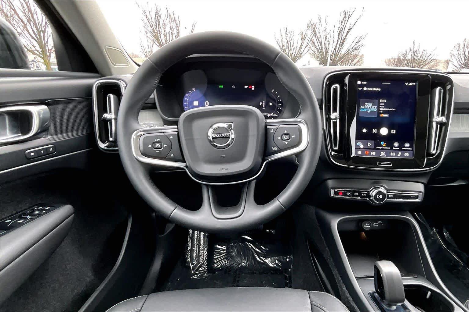 Used 2026 Volvo XC40 B5 Core w/ Climate Package AWD/4WD image 8