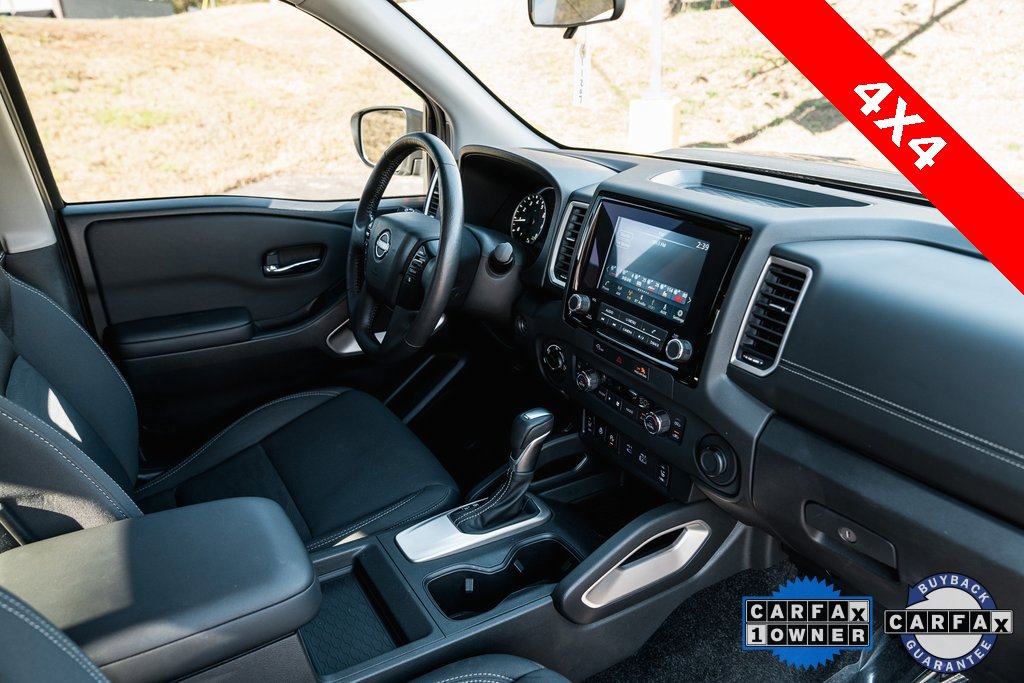 Used 2024 Nissan Frontier SV w/ Technology Package image 11