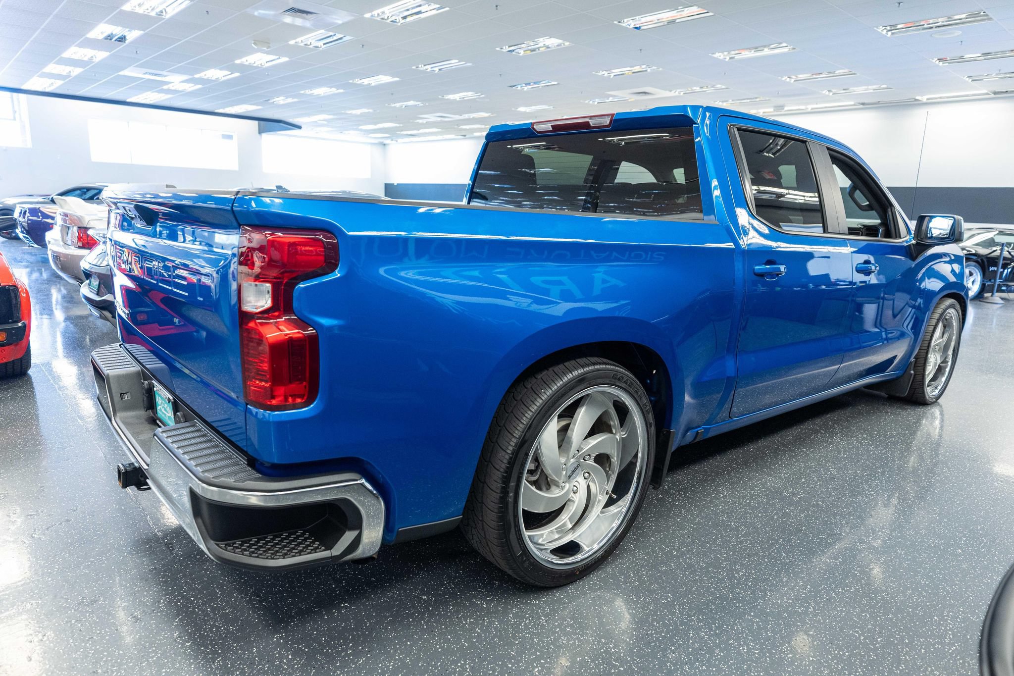 Used 2024 Chevrolet Silverado 1500 LT RWD image 4