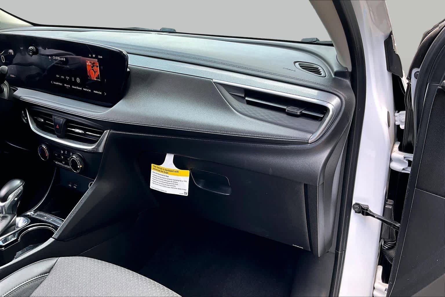 Used 2024 Buick Encore GX Preferred FWD image 17