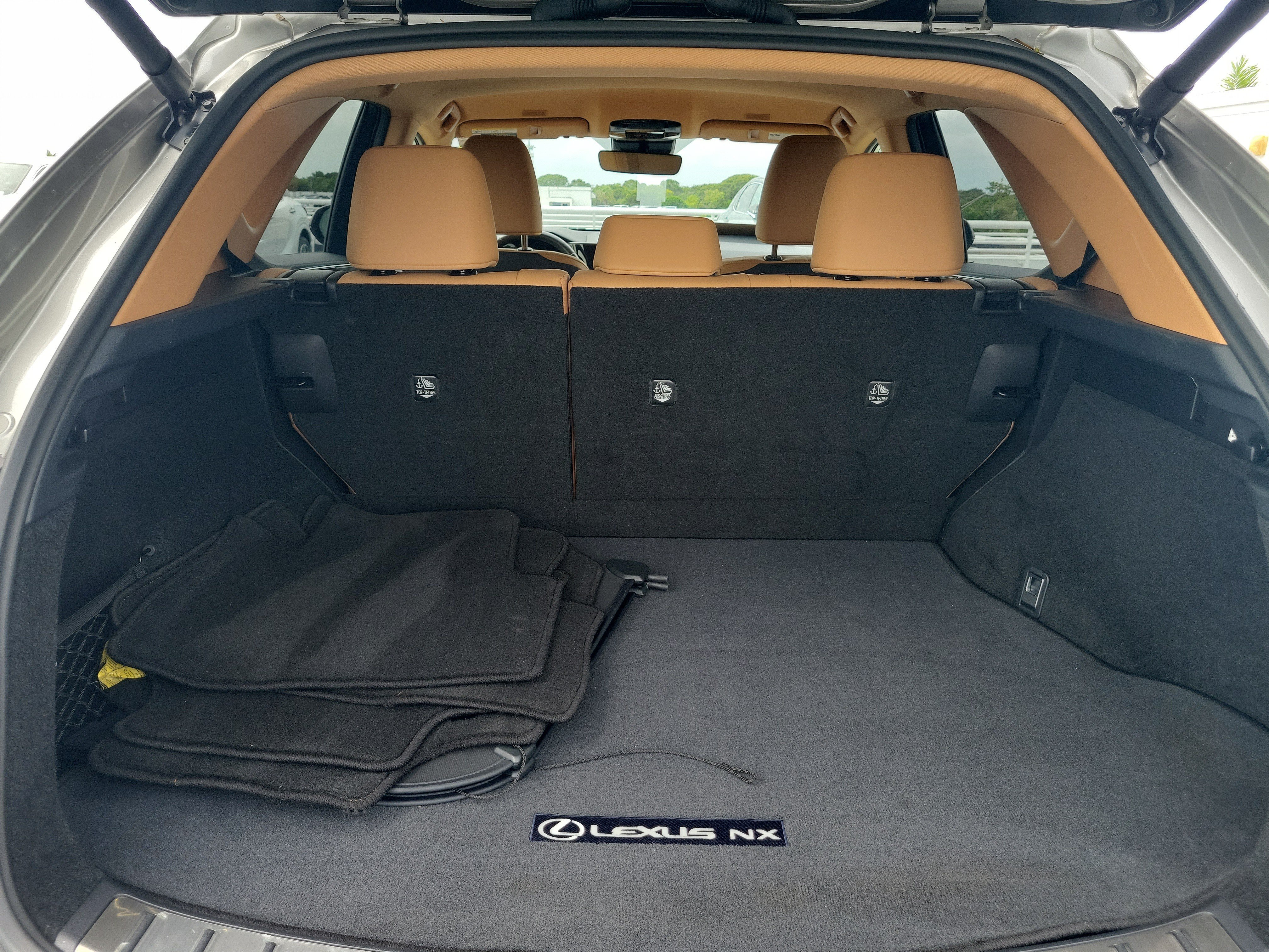 Used 2024 Lexus NX 250 FWD w/ Towing Package (2000 Lbs) image 9