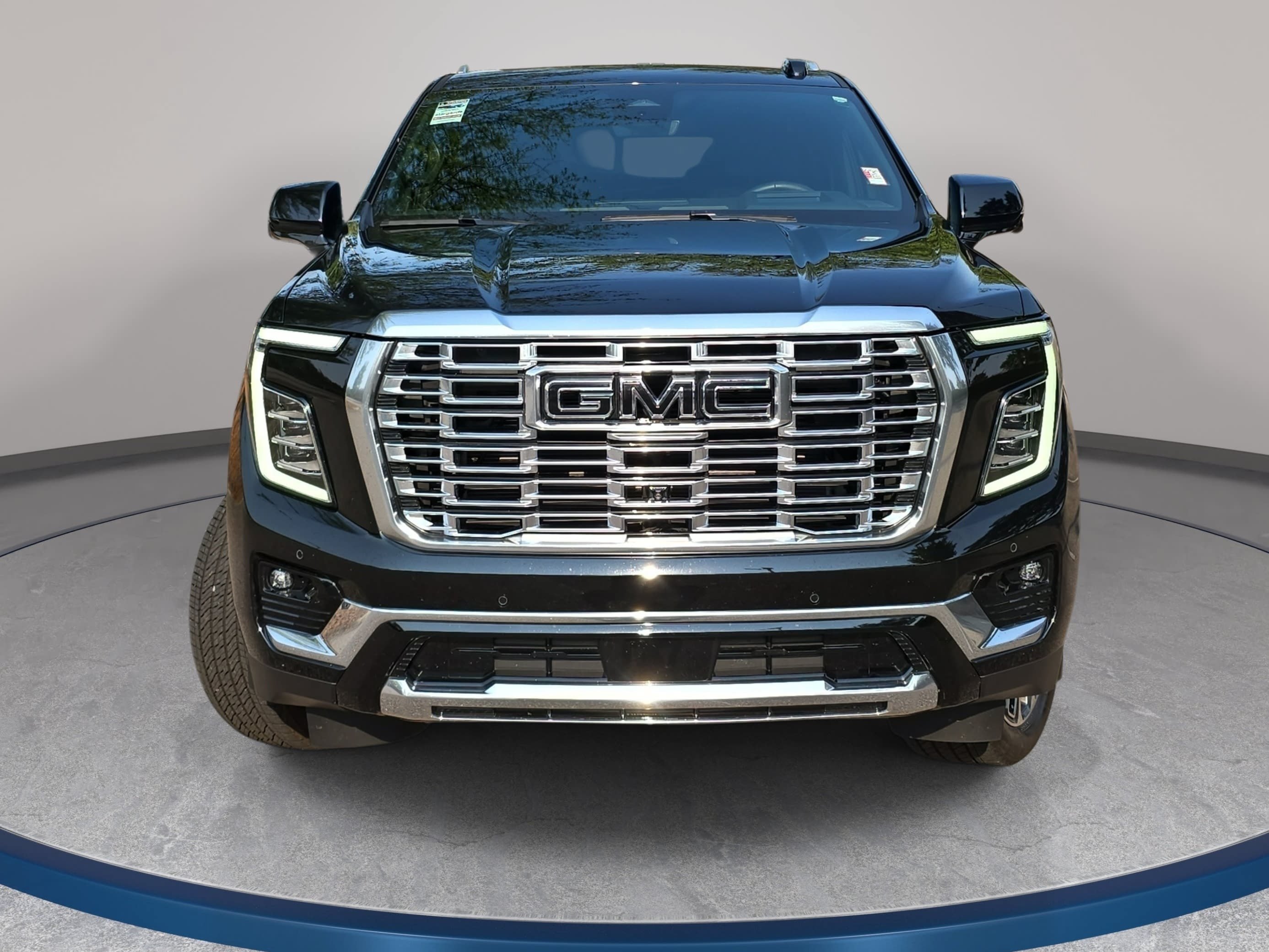 Used 2025 GMC Yukon Denali w/ Denali Reserve Package AWD/4WD image 2
