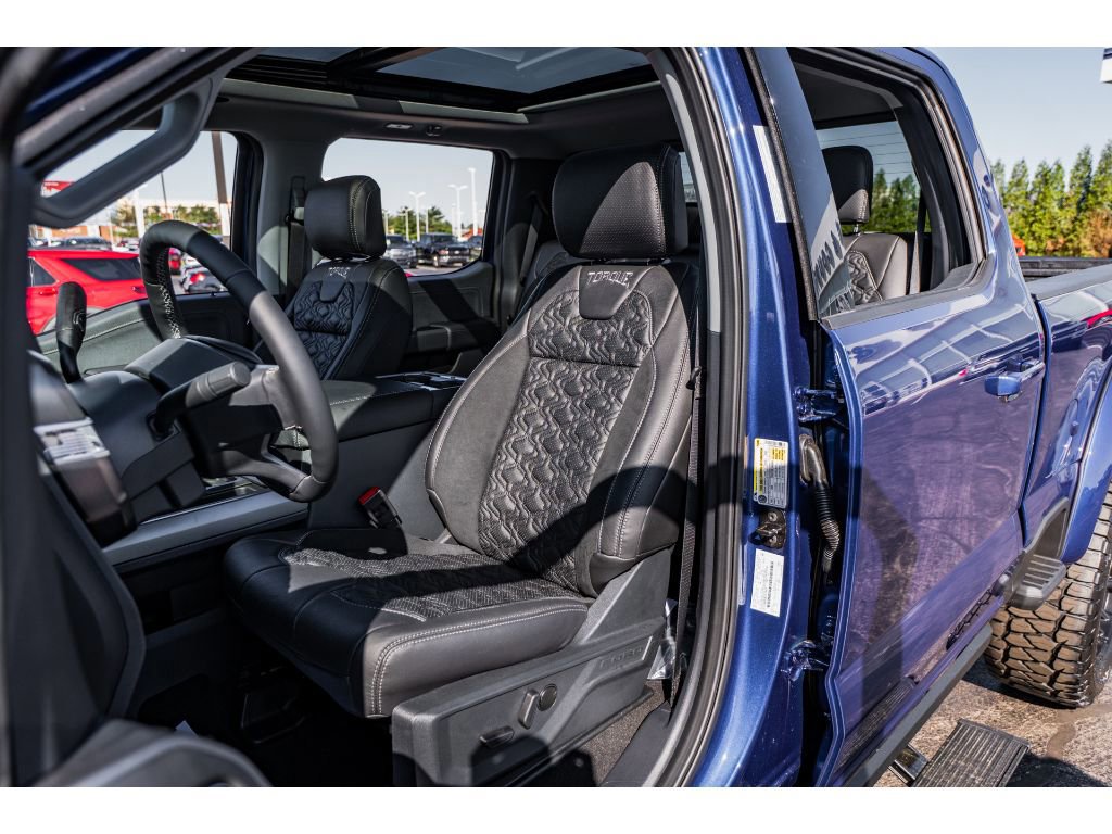New 2026 Ford F250 Lariat w/ Black Appearance Package AWD/4WD image 11