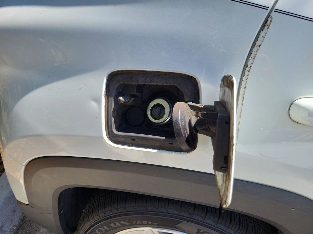 Used 2019 Jeep Renegade Latitude w/ Popular Equipment Group image 15