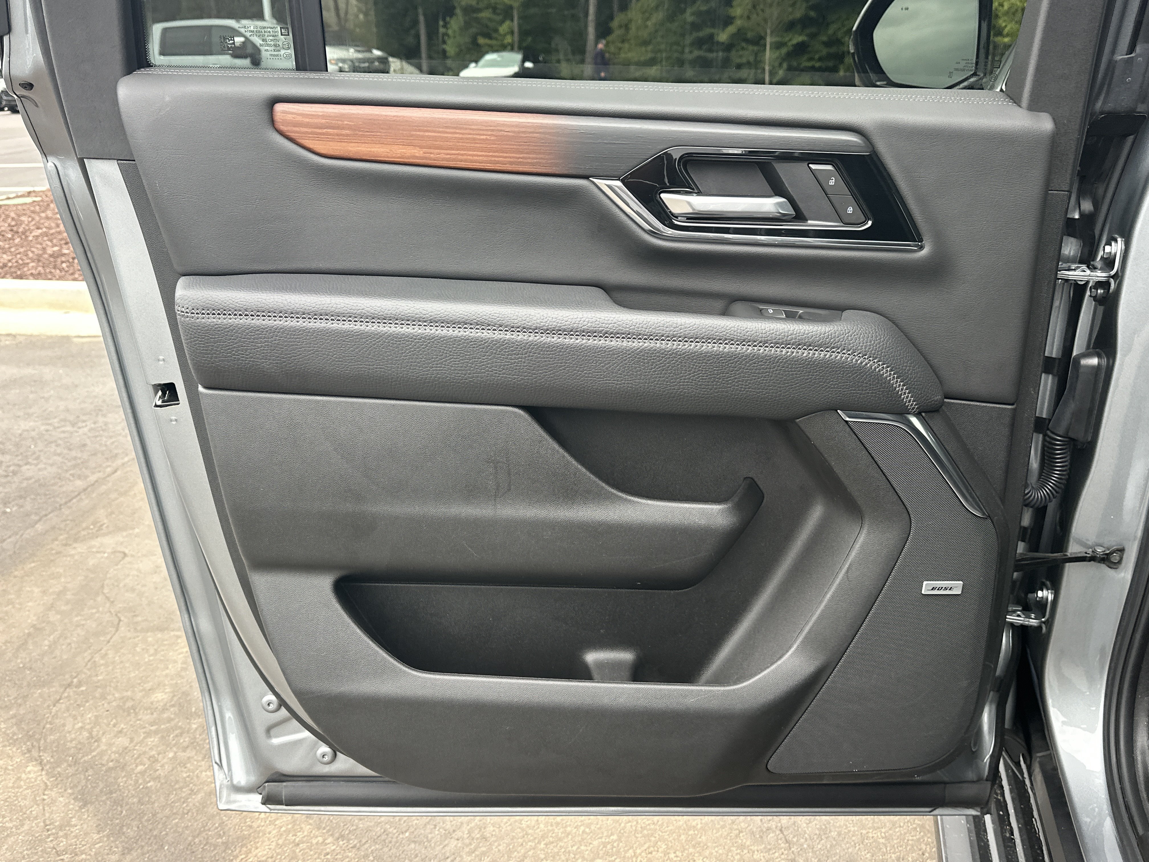 Used 2025 GMC Yukon XL Denali RWD image 21