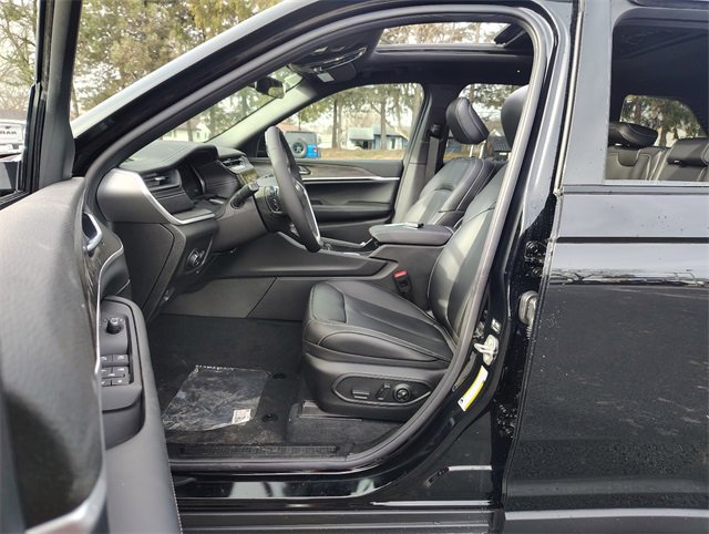 New 2026 Jeep Grand Cherokee Limited image 2