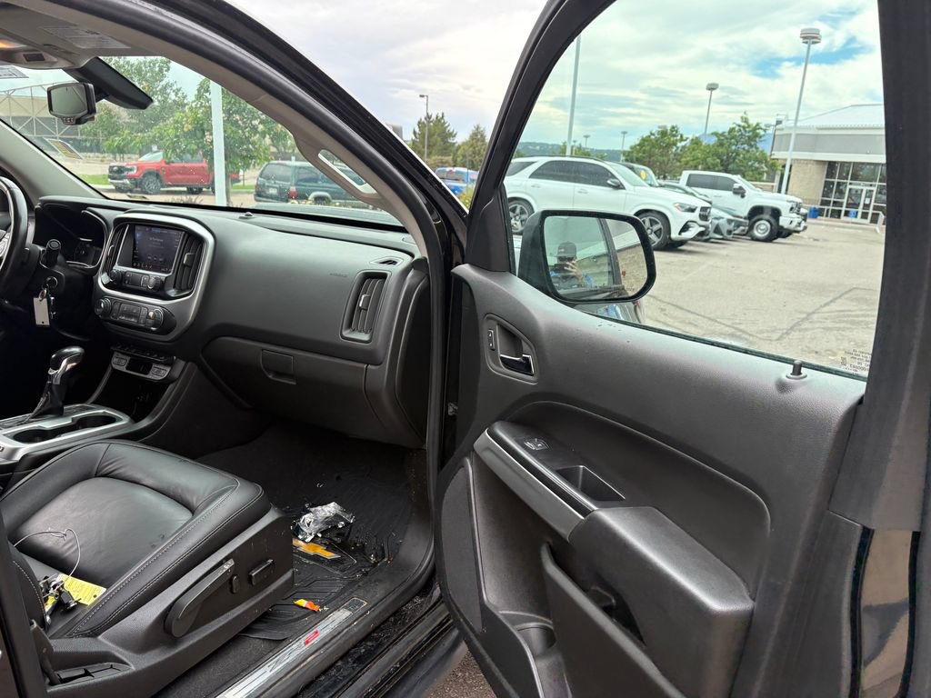 Used 2022 Chevrolet Colorado ZR2 w/ ZR2 Midnight Special Edition AWD/4WD image 28