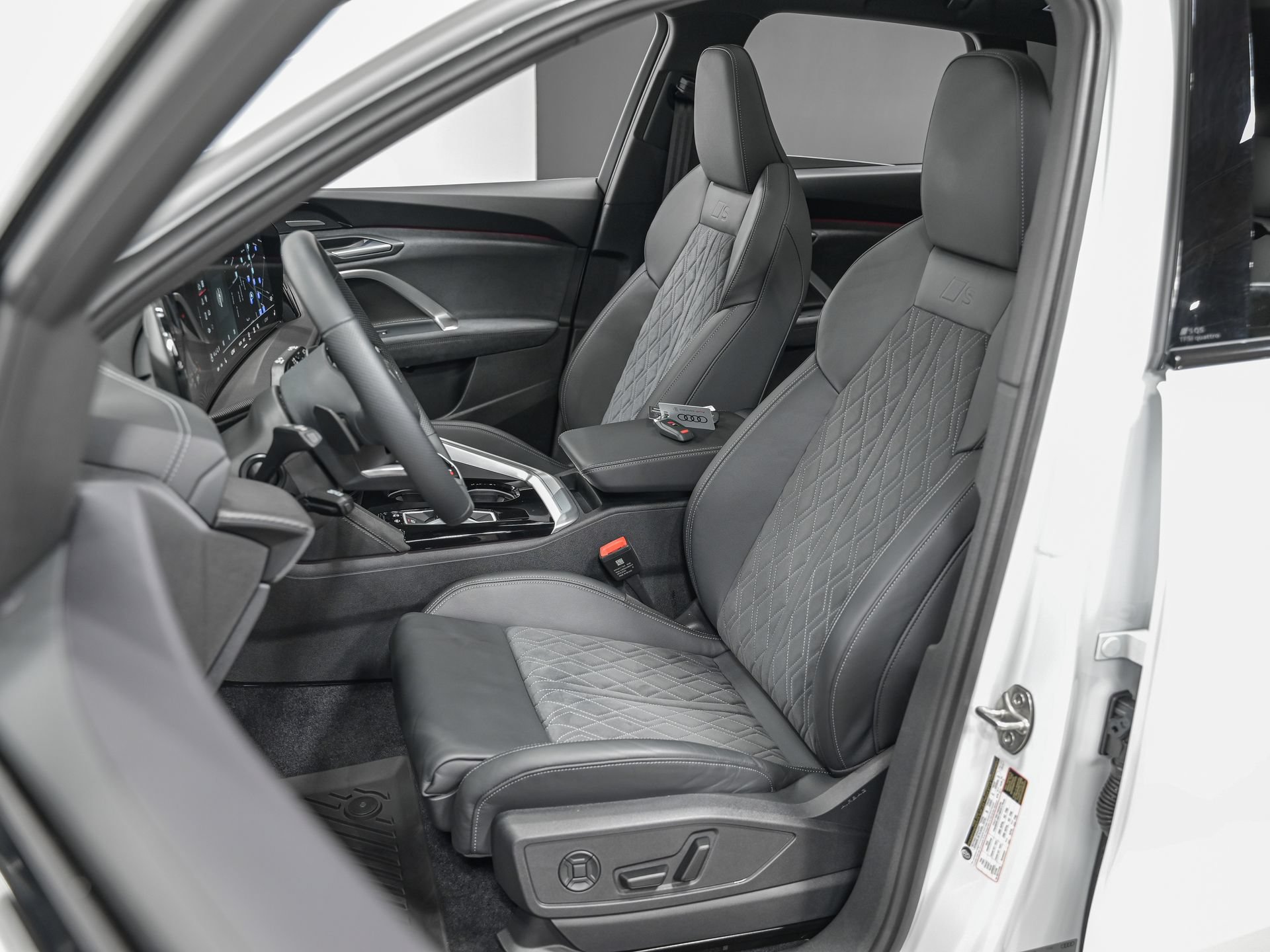 Used 2025 Audi SQ5 Premium Plus w/ Premium Plus Package AWD/4WD image 16