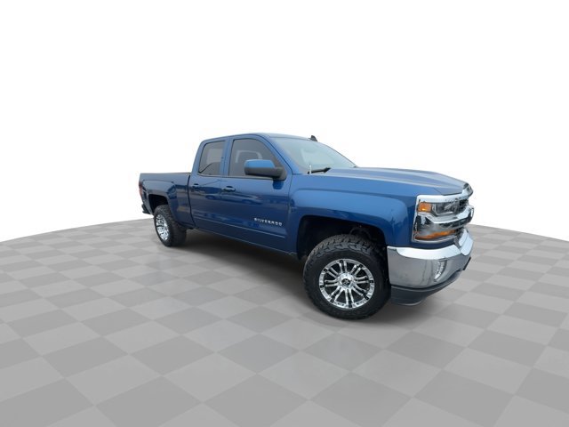 Used 2017 Chevrolet Silverado 1500 LT w/ All Star Edition AWD/4WD image 2