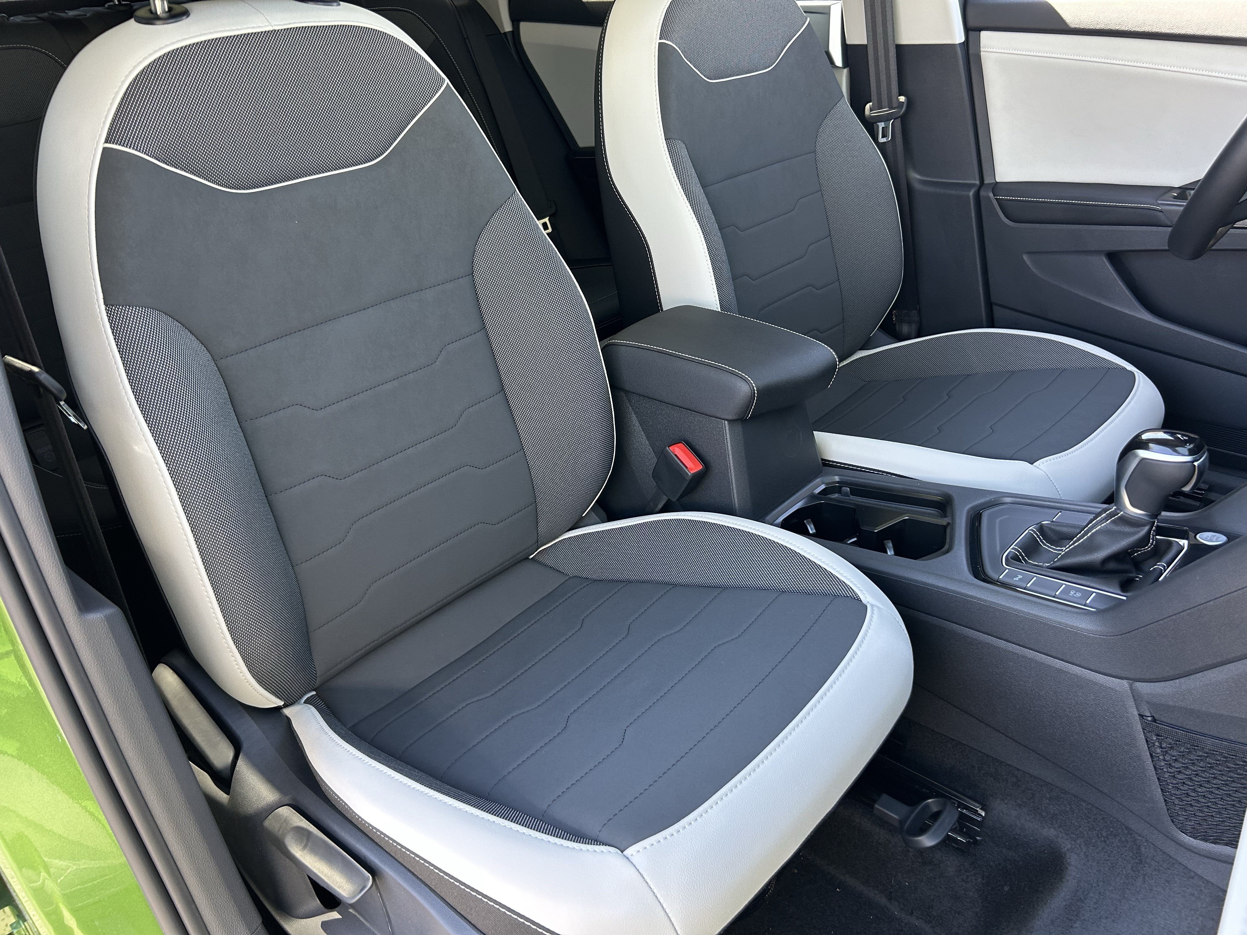 New 2026 Volkswagen Taos SE FWD image 7