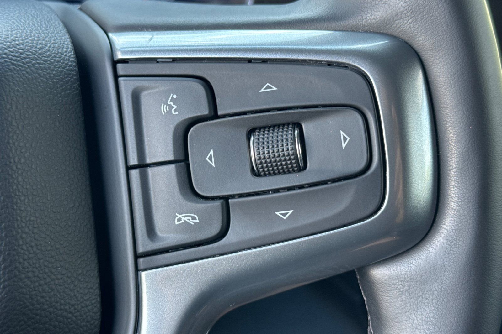 Used 2025 Chevrolet Silverado 2500 LTZ w/ LTZ Premium Package image 36