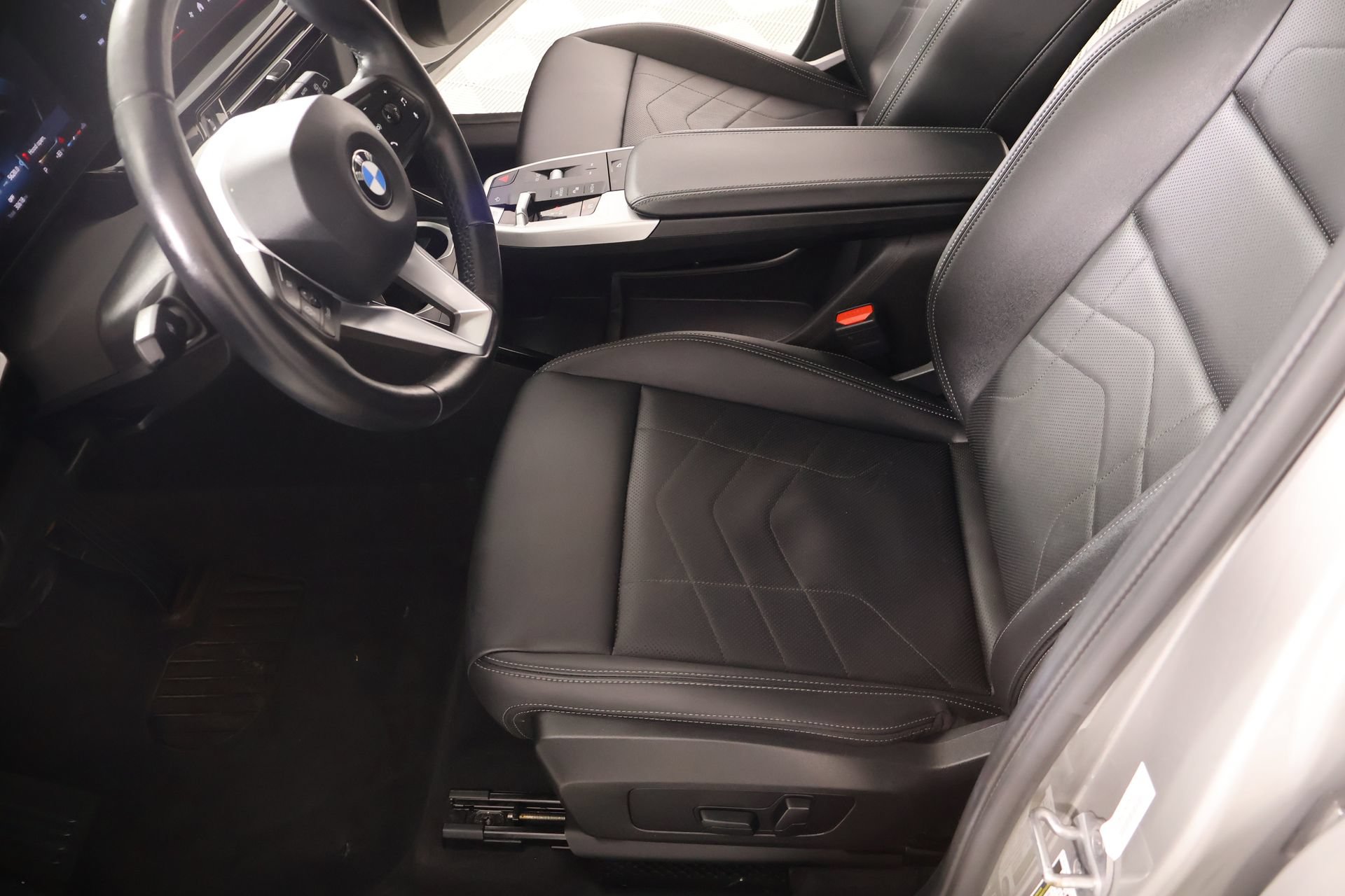 Used 2025 BMW X1 xDrive28i w/ Convenience Package AWD/4WD image 12