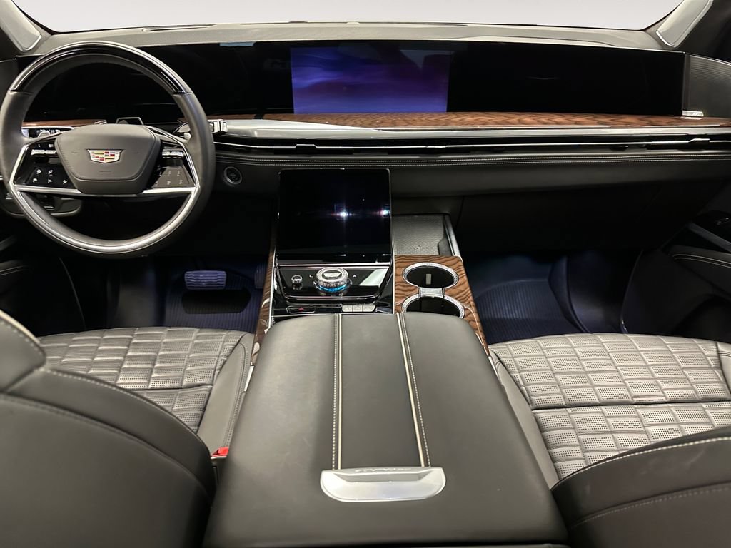 Used 2025 Cadillac Escalade ESV Sport Platinum AWD/4WD image 11