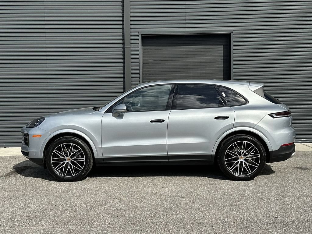 Certified 2026 Porsche Cayenne AWD/4WD image 2