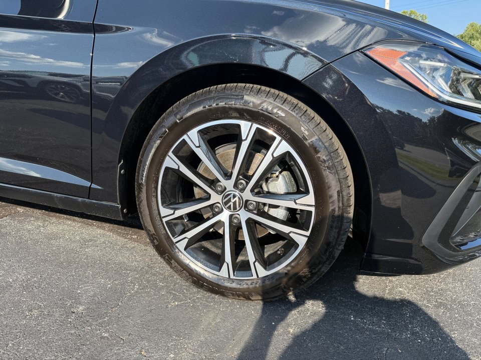 Used 2026 Volkswagen Jetta Sport FWD image 25