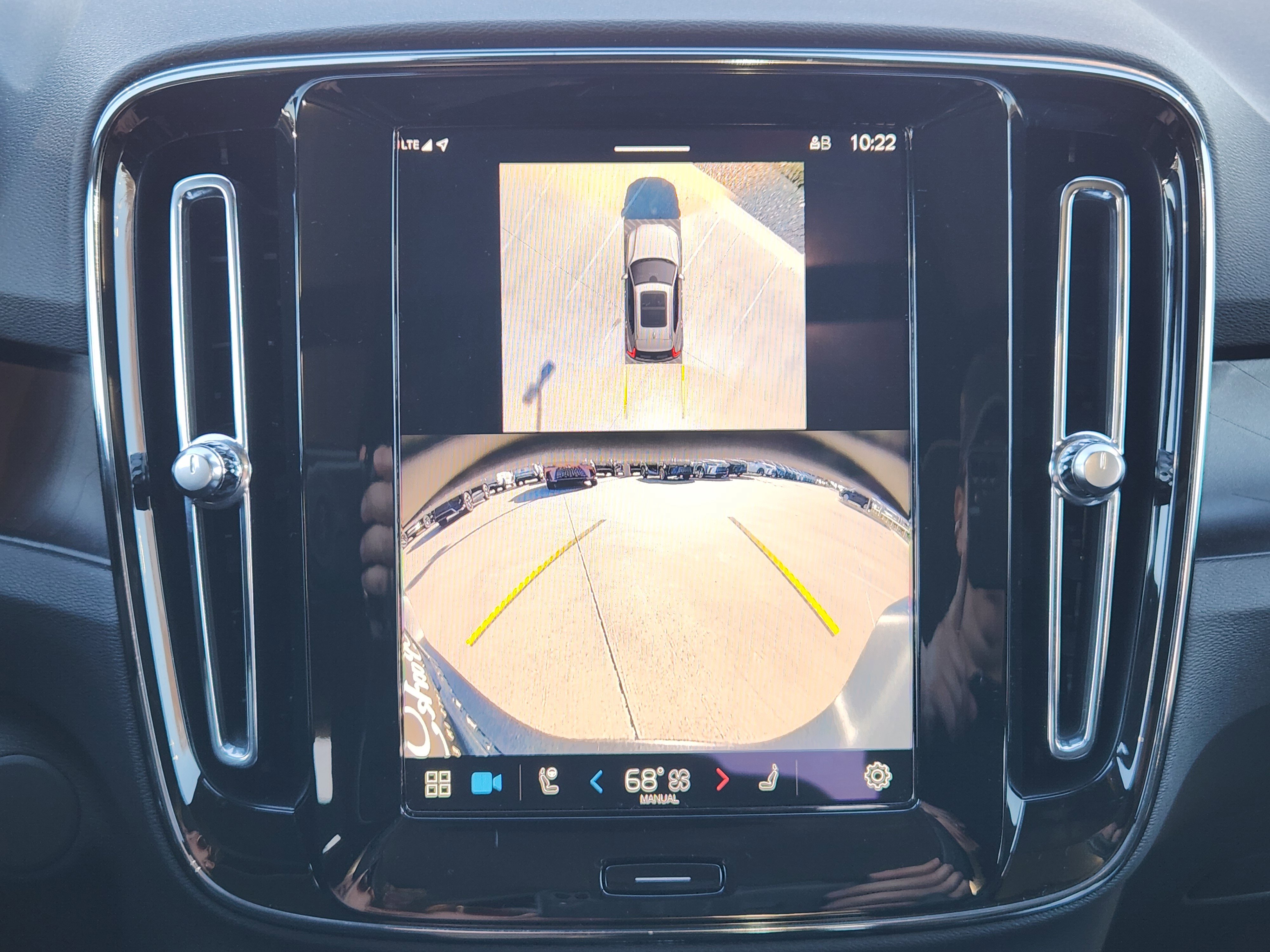 Used 2024 Volvo XC40 Recharge Plus w/ Protection Package Premier image 20