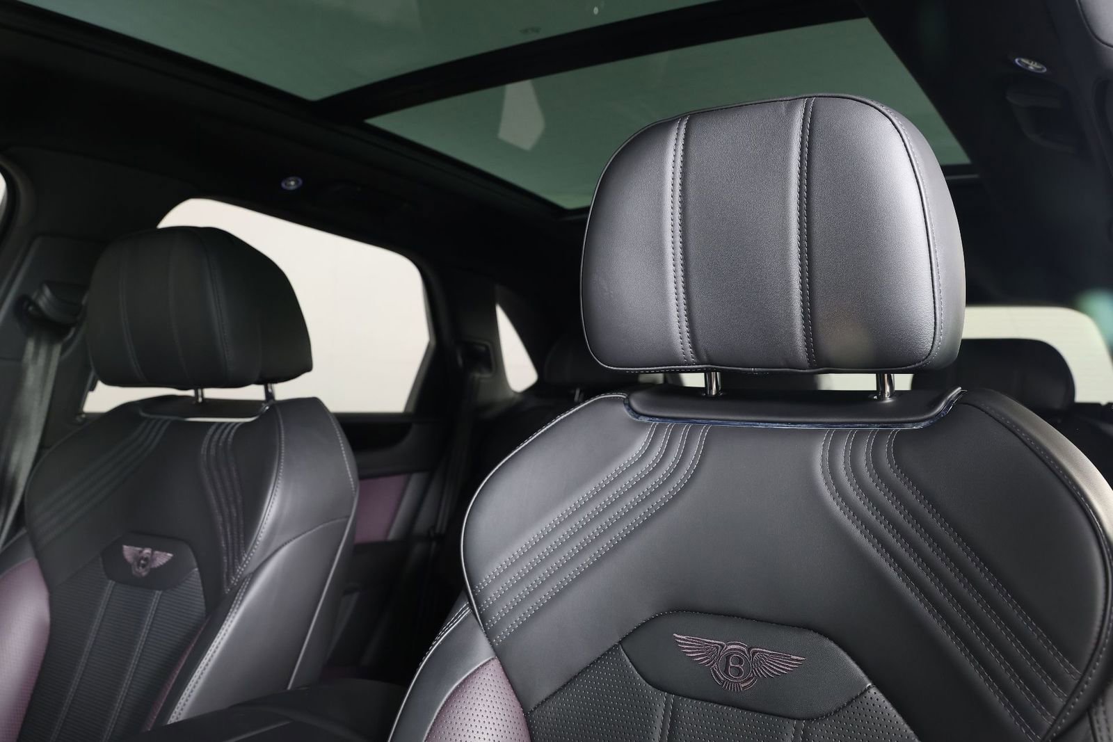 Used 2022 Bentley Bentayga AWD/4WD image 25