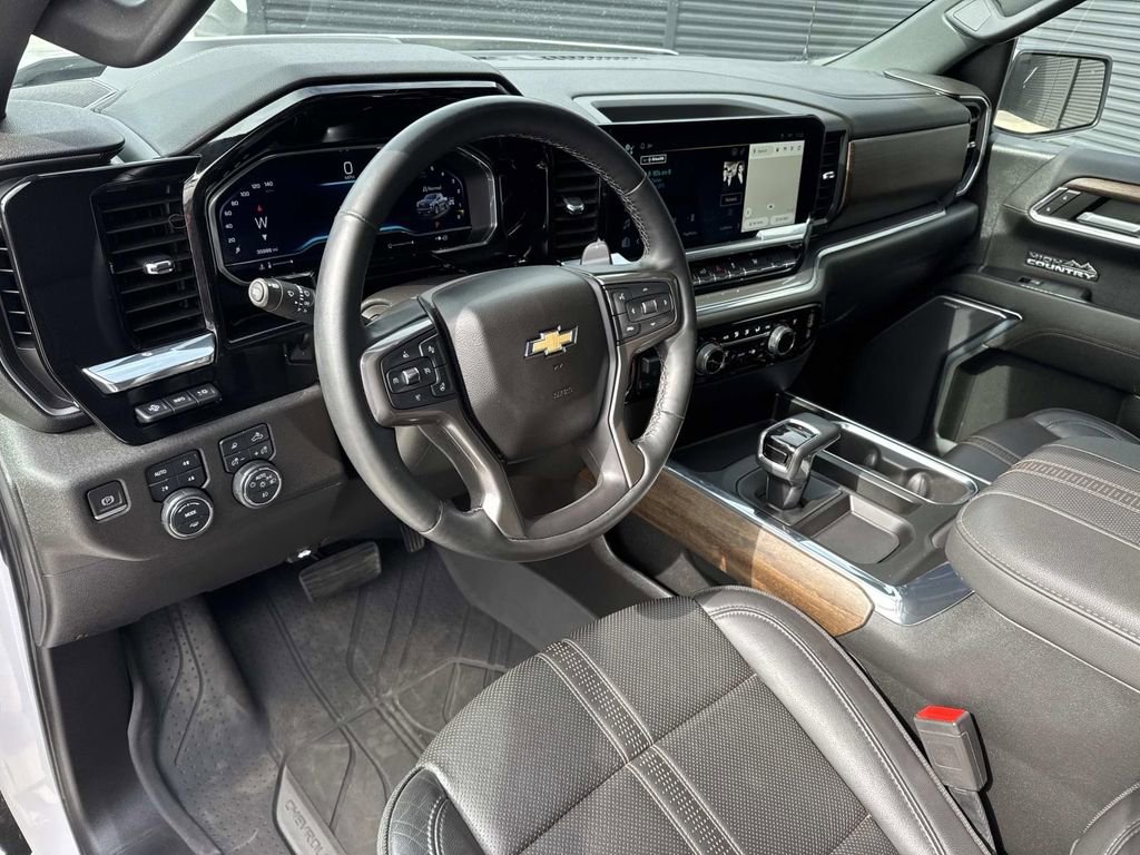 Used 2023 Chevrolet Silverado 1500 High Country image 4