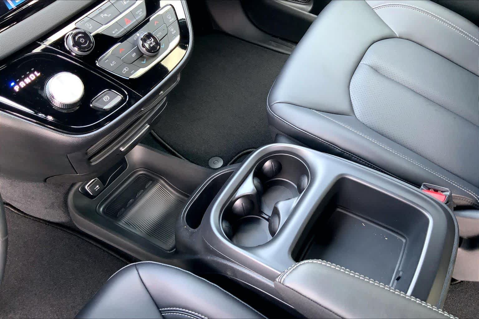 New 2026 Chrysler Voyager LX FWD image 5