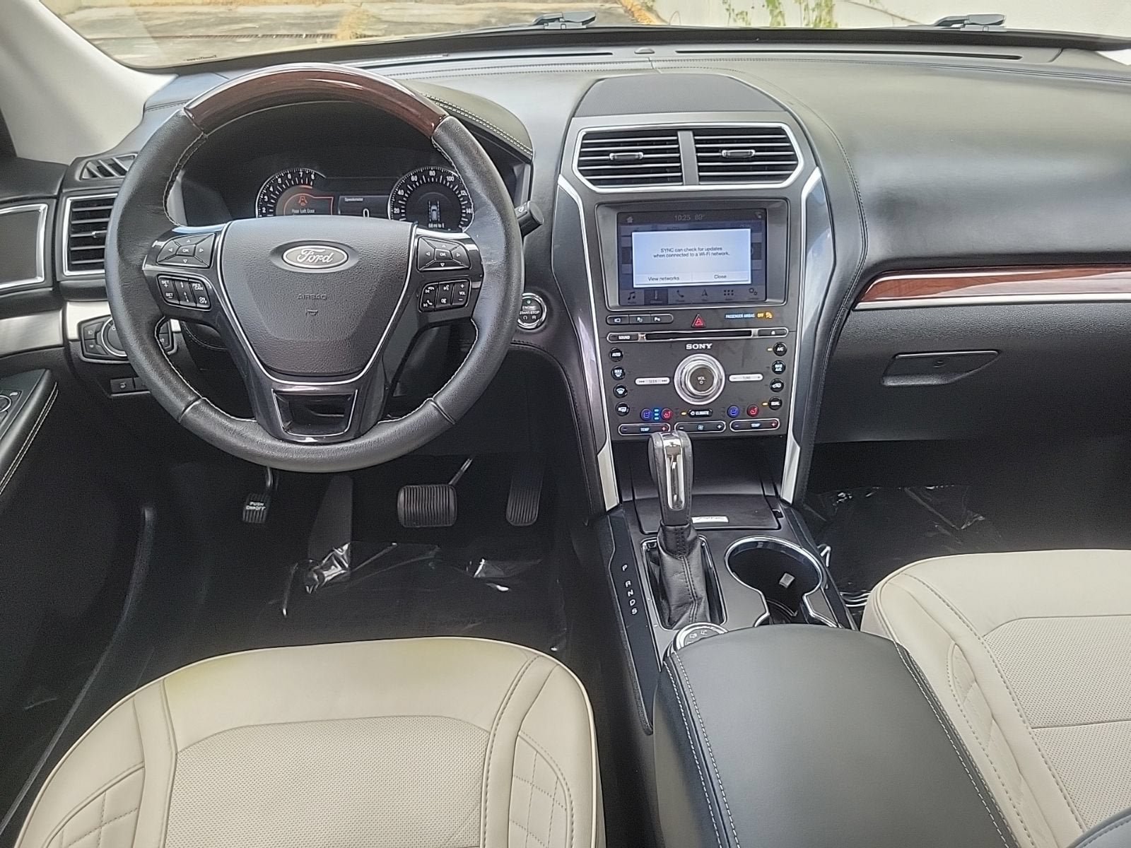 Used 2018 Ford Explorer Platinum AWD/4WD image 18