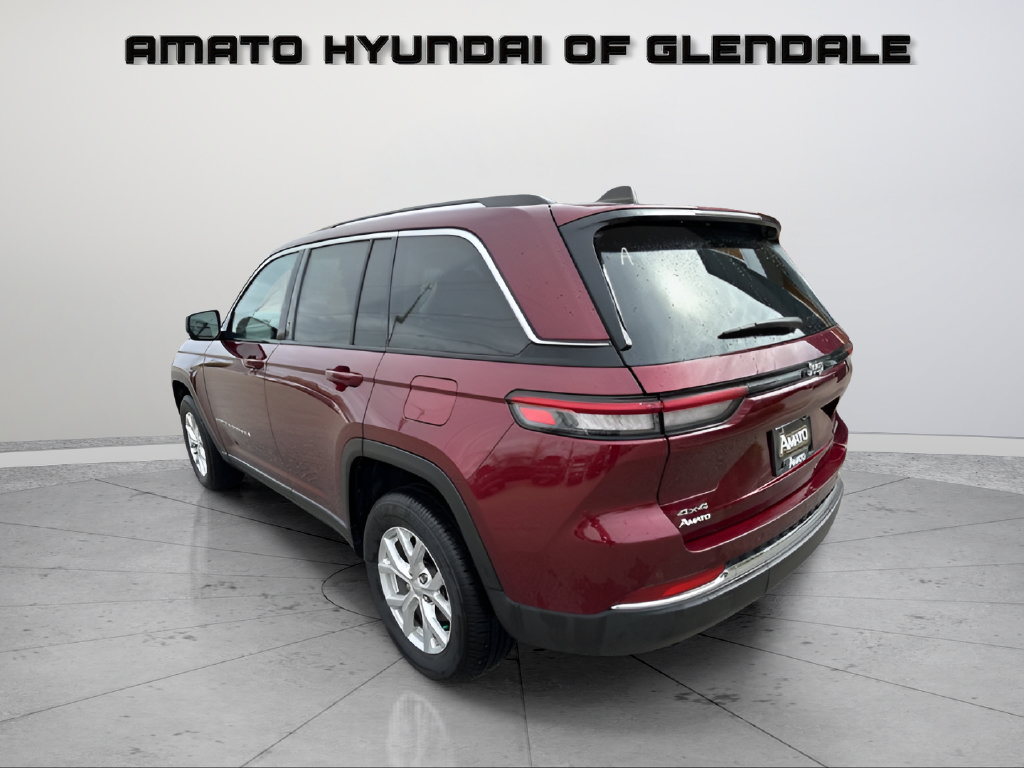 Used 2024 Jeep Grand Cherokee Limited AWD/4WD image 4