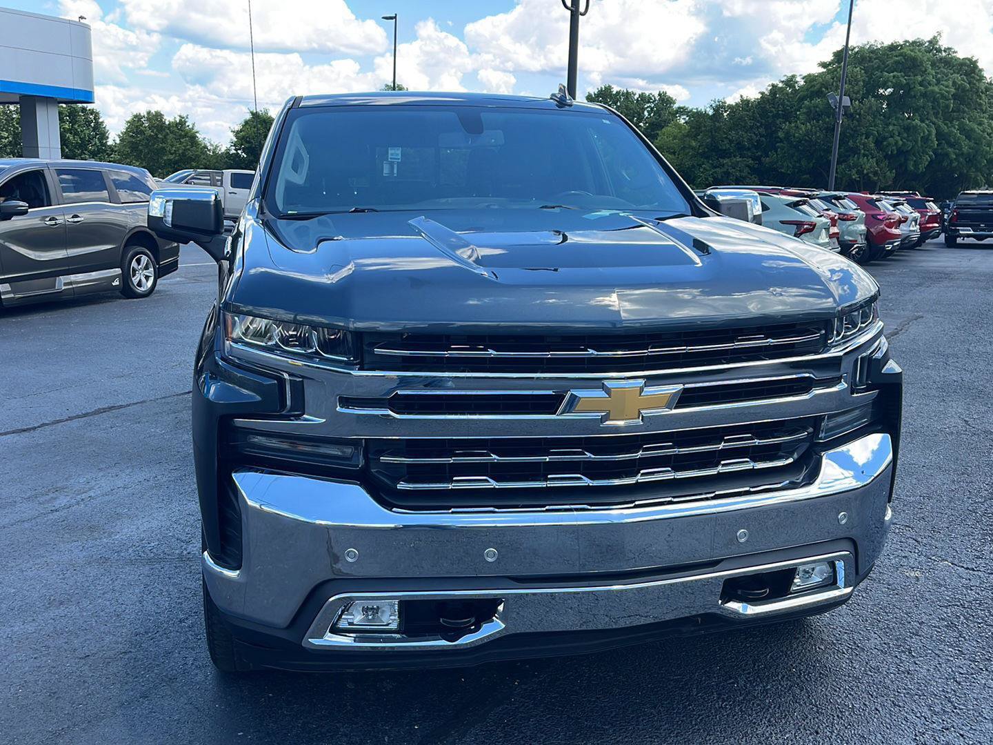 Used 2019 Chevrolet Silverado 1500 LTZ w/ LTZ Plus Package AWD/4WD image 8