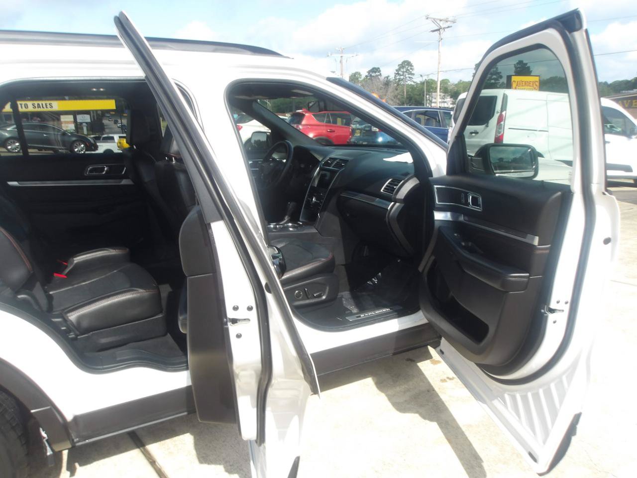 Used 2018 Ford Explorer Sport w/ Equipment Group 401A AWD/4WD image 6