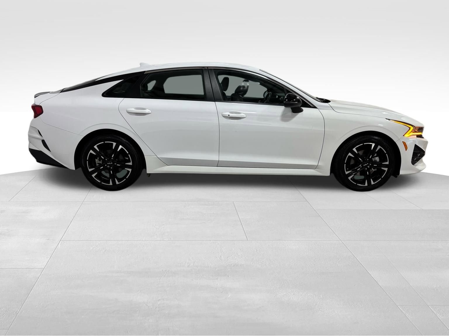 Used 2023 Kia K5 GT-Line w/ GT-Line Premium Package FWD image 4