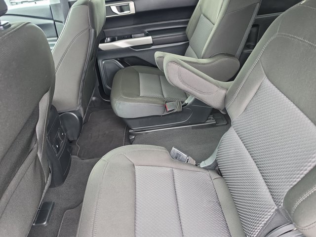 Certified 2024 Ford Explorer XLT RWD image 12