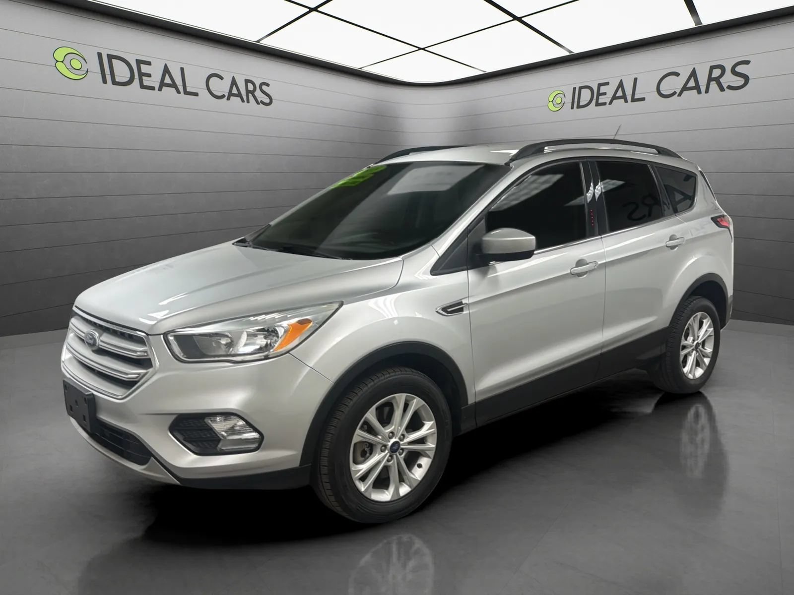 Used 2018 Ford Escape SE w/ Ford Safe & Smart Package AWD/4WD image 1
