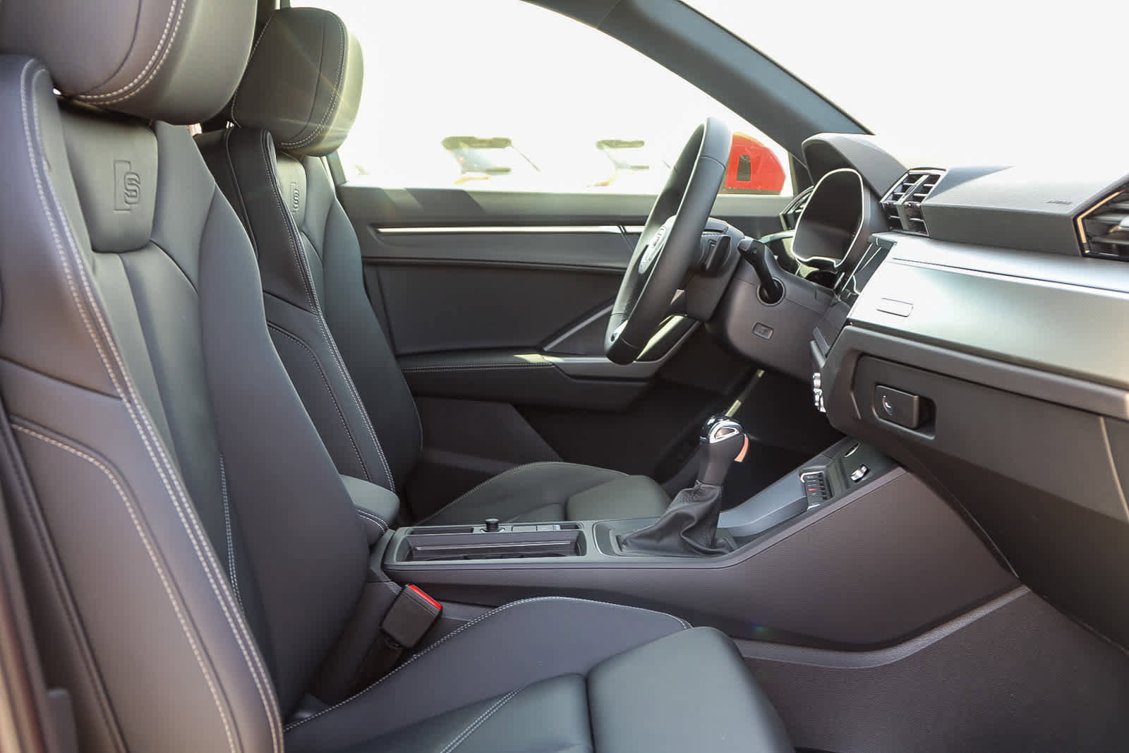 Used 2025 Audi Q3 2.0T Premium w/ Convenience Package image 16